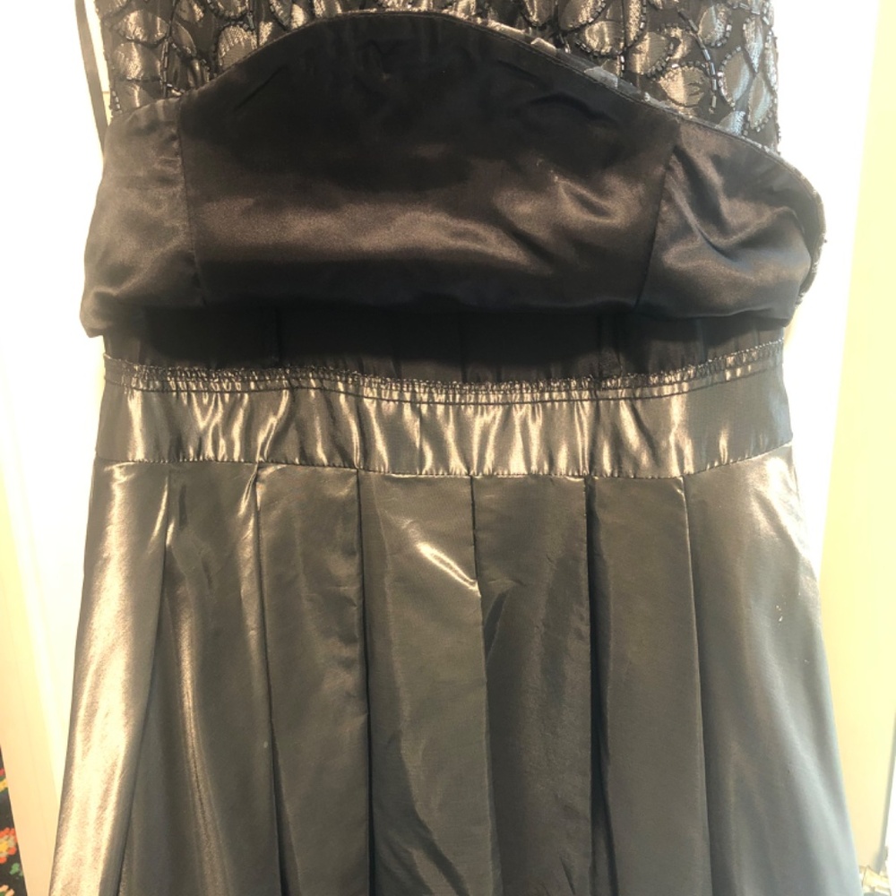 Formal Dress - Picture 5 of 6